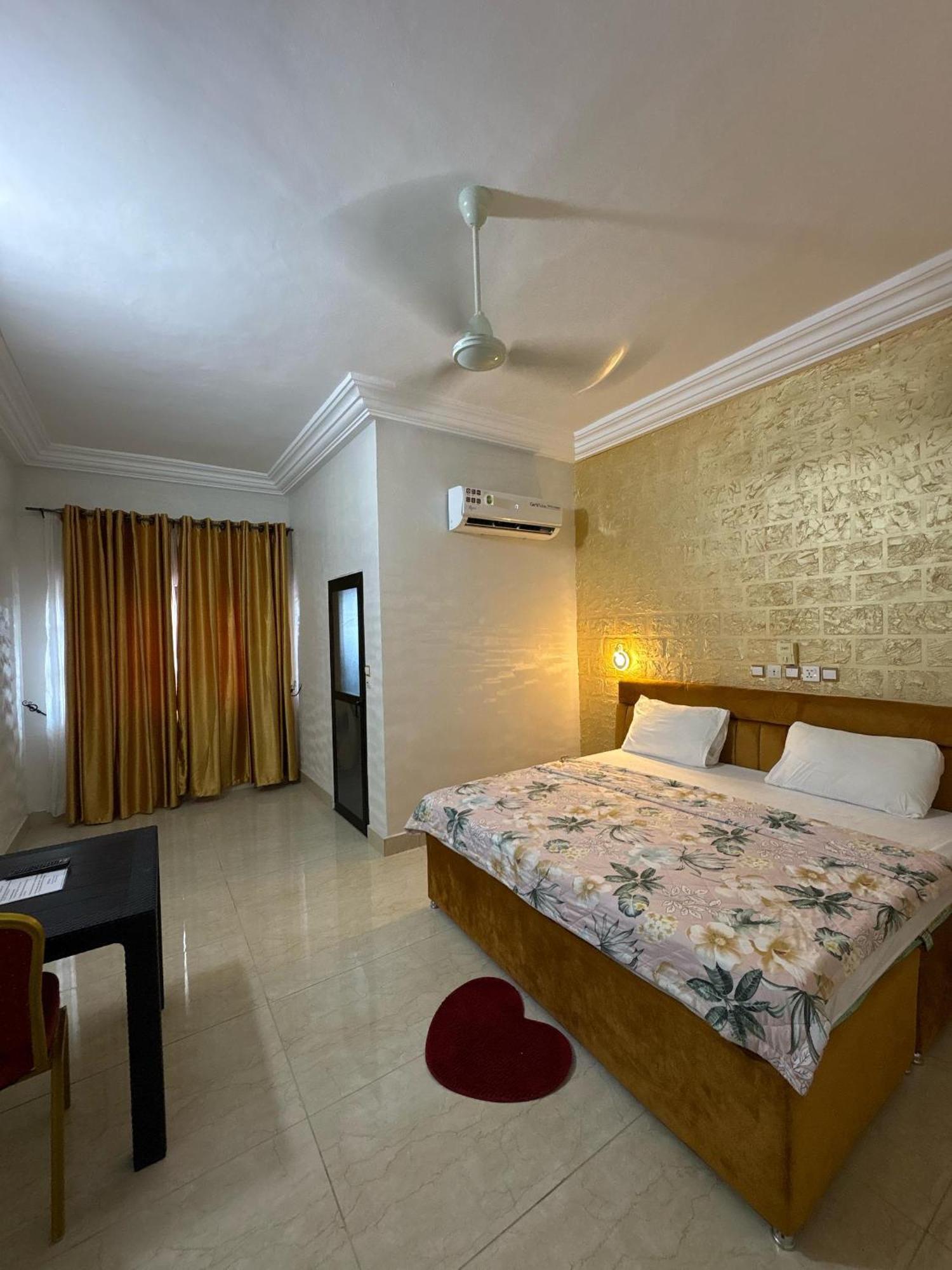 Hotel Mavilla Kotonu Zewnętrze zdjęcie